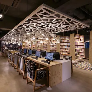  Capsule hotel Booth Netcafe & Capsule Japan
